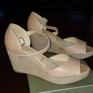 Trotters Amber Wedge